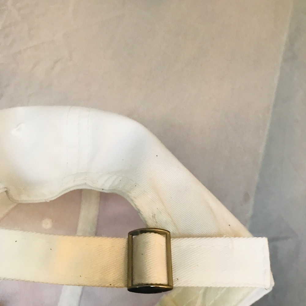 Like new BOSS white adjustable hat - Picture 4 of 5